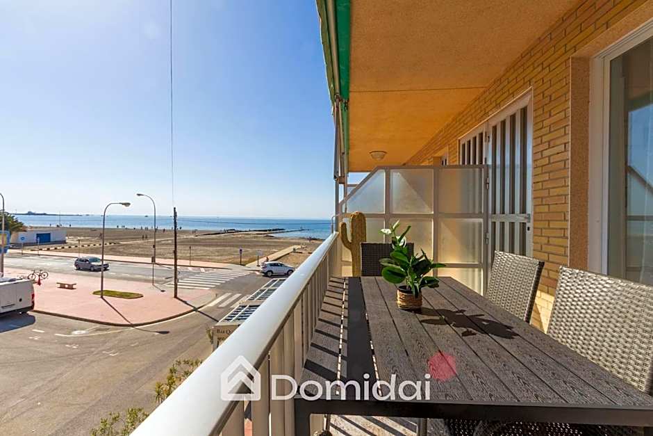 Apartamento a pie de playa by Domidai