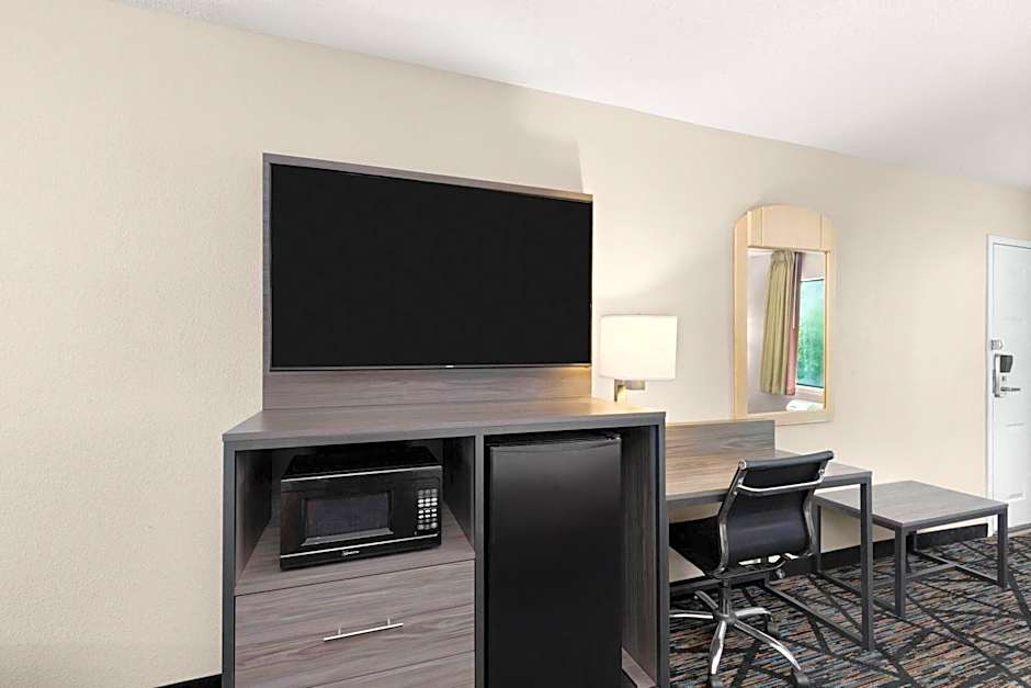 Baymont by Wyndham Richburg/Chester Area