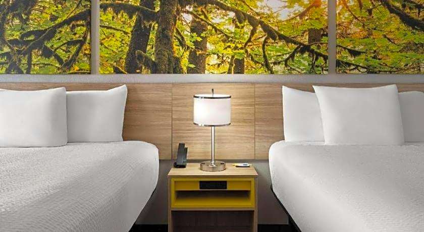 Days Inn & Suites by Wyndham Byram