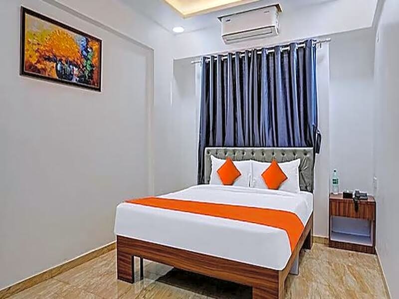 FabHotel Red Velvet Inn & Suites