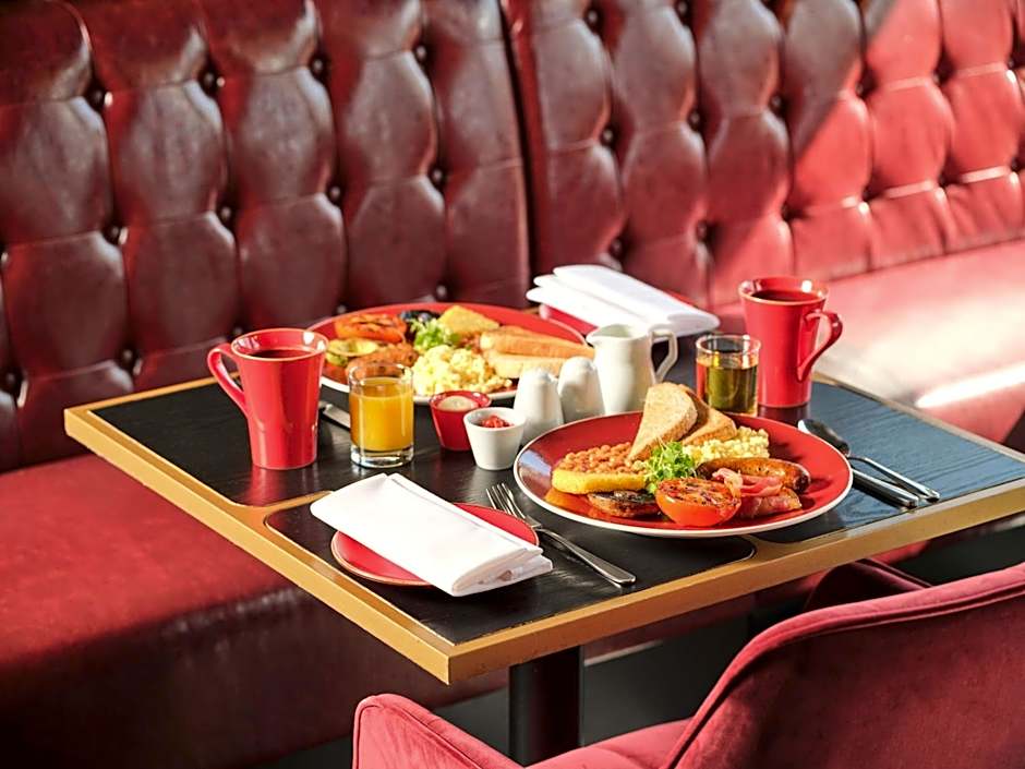 Radisson Red London Gatwick Airport