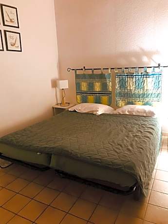 One-Bedroom Apartment (5 Adults)