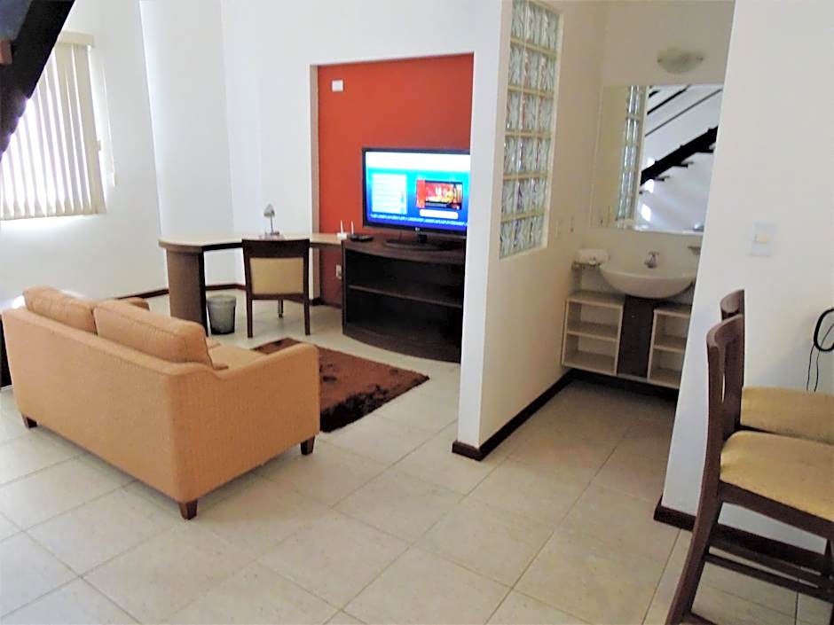 Mondrian Suite Hotel