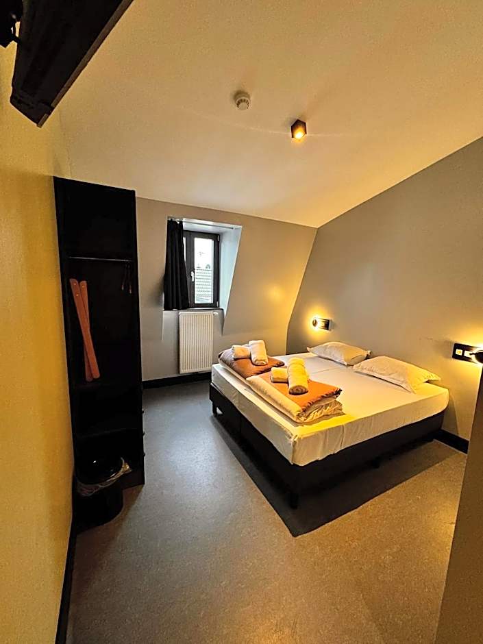 Brxxl 5 City Centre Hostel