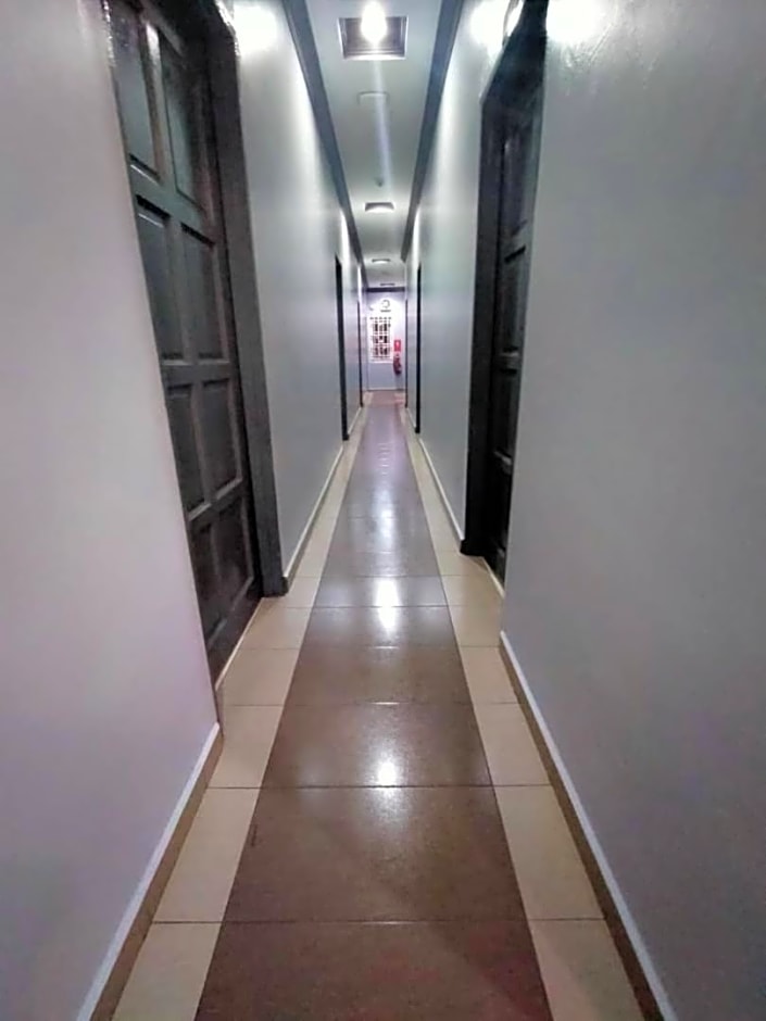 Ghazrins Hotel Dataran Larkin