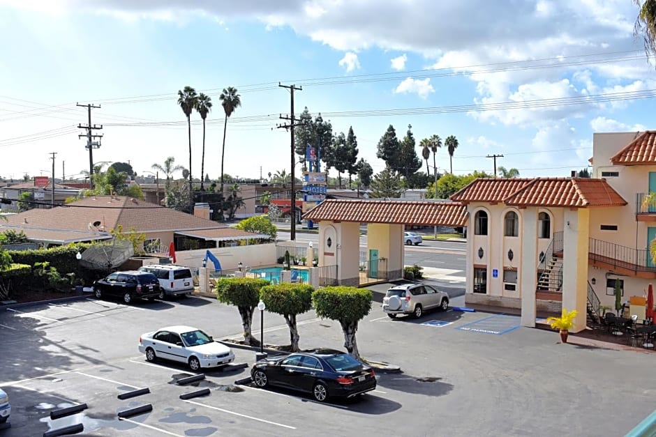 Days Inn by Wyndham Anaheim Near the Park