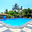 Hotel Tara Bar & Resto Air Sanih by ZUZU