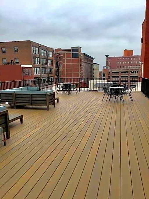 1480Sq ft 2BR 2BA LOFT Downtown KC Historic Build