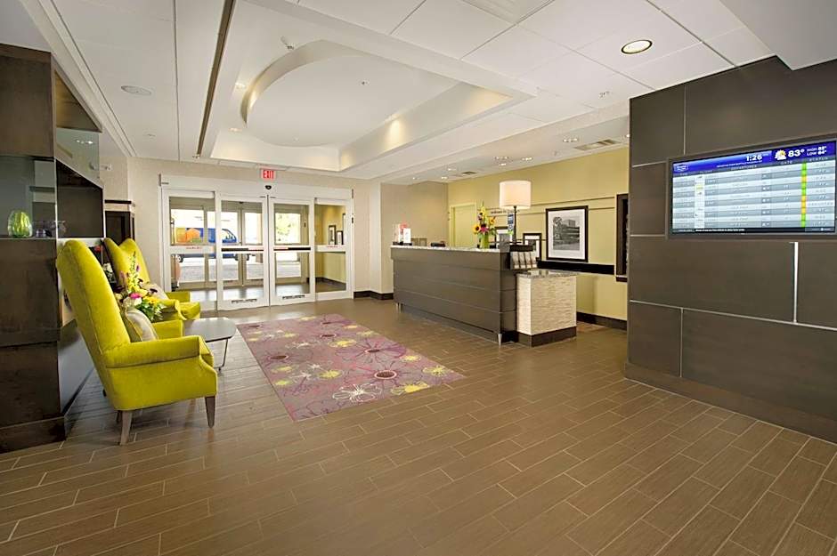 Hampton Inn By Hilton & Suites - Buffalo Airport