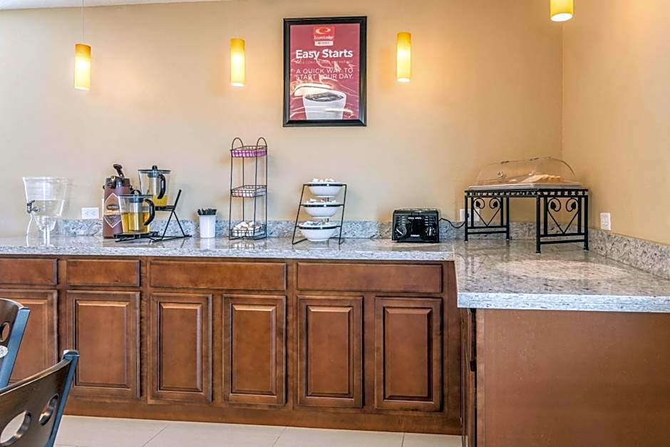 Econo Lodge Inn & Suites North Little Rock