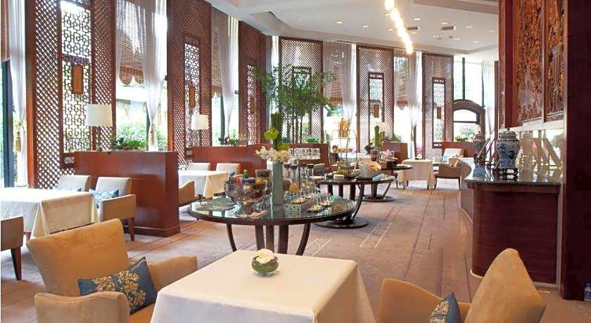 Zhongwei Green Lake Hotel Kunming