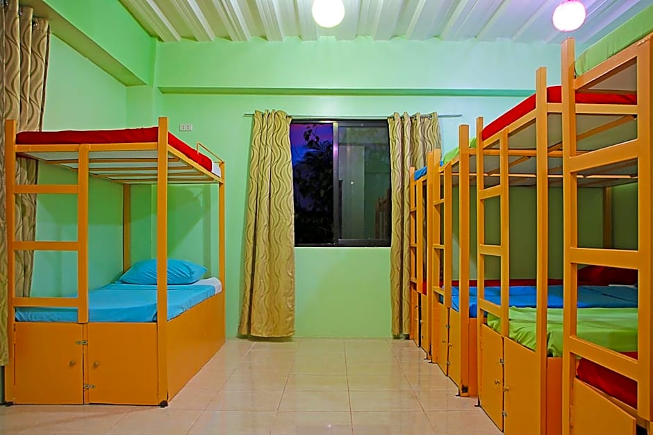 Antwet Backpacker's Inn & Rooftop Bar