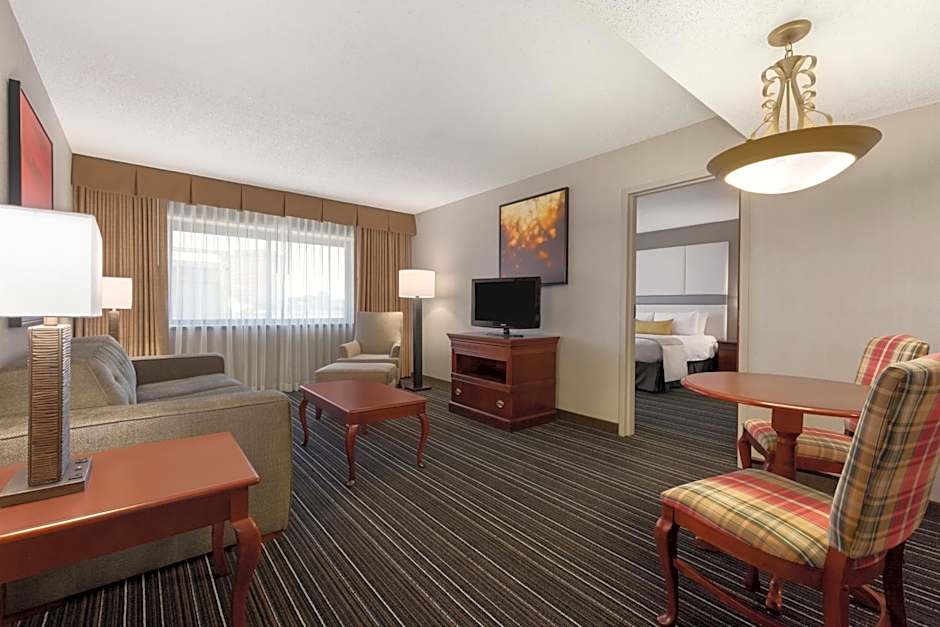Sonesta Suites Dallas Park Central
