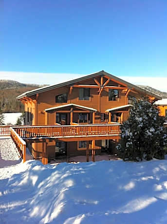 Two-Bedroom Apartment with Lake View