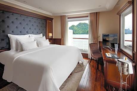 Elegance Suite with Balcony 3 Day 2 Night Package