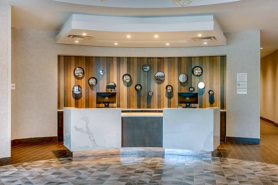 Cambria Hotel Charleston Riverview