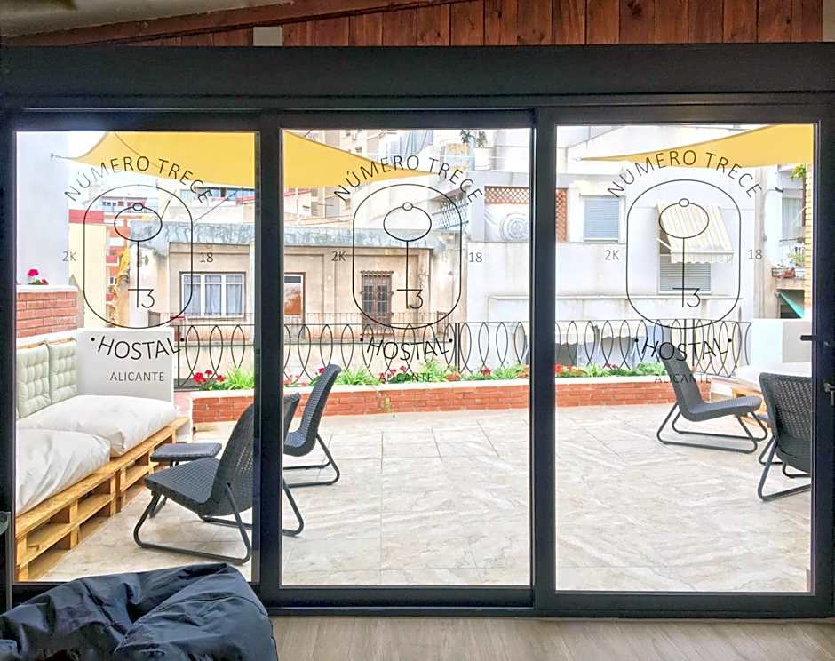 Hostel Numero Trece - FREE towels, coffee & tea, remote check-in