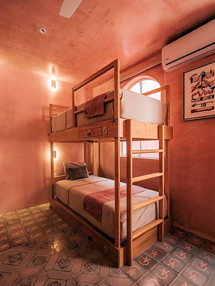 Casa Amate 61 Boutique Hostel