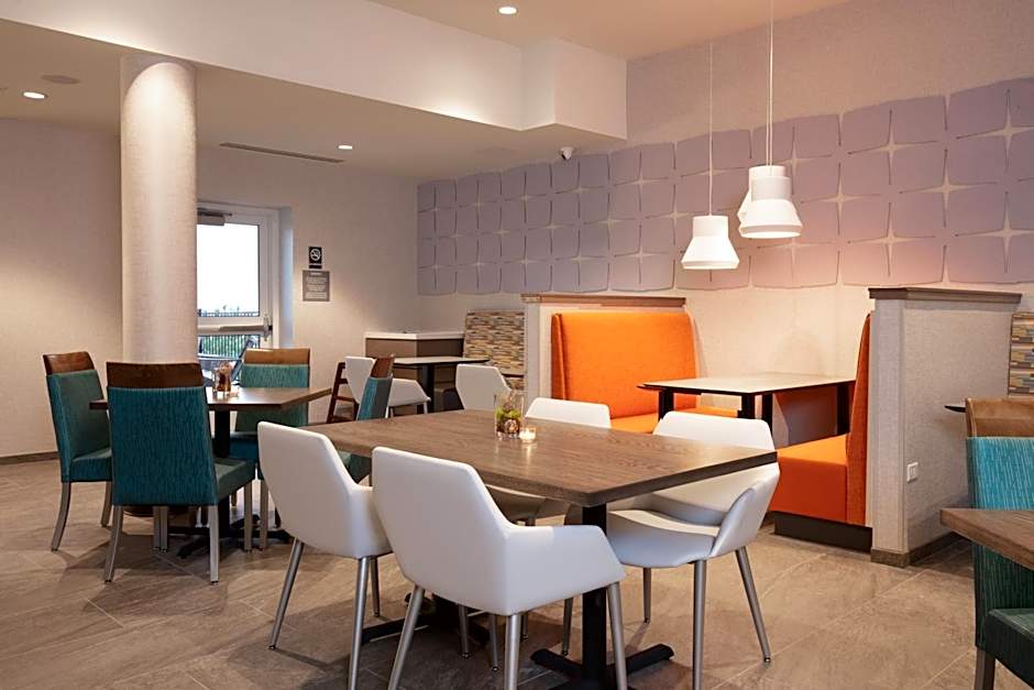 EVEN Hotel Denver Tech Center-Englewood