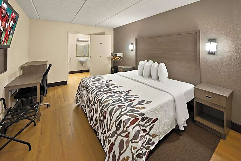 Red Roof Inn Chapel Hill - UNC