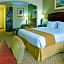 Holiday Inn Express Hotel & Suites Winnie