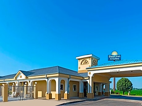Days Inn & Suites by Wyndham Osceola AR