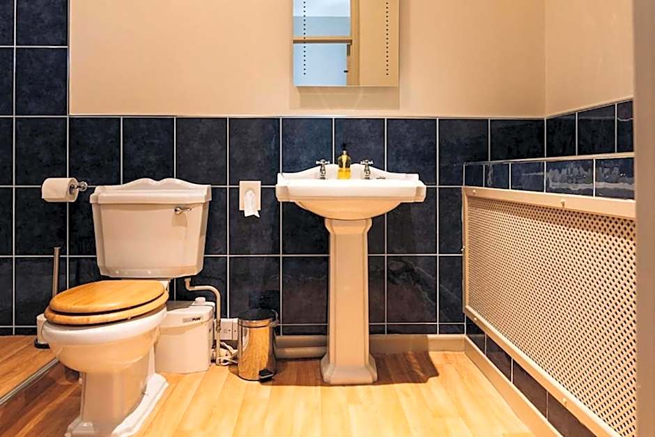 The Rose & Crown, Ashbury