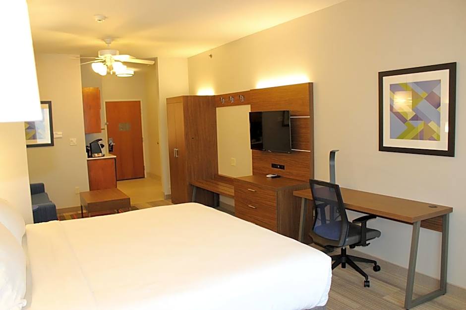 Holiday Inn Express Hotel & Suites Mansfield By IHG