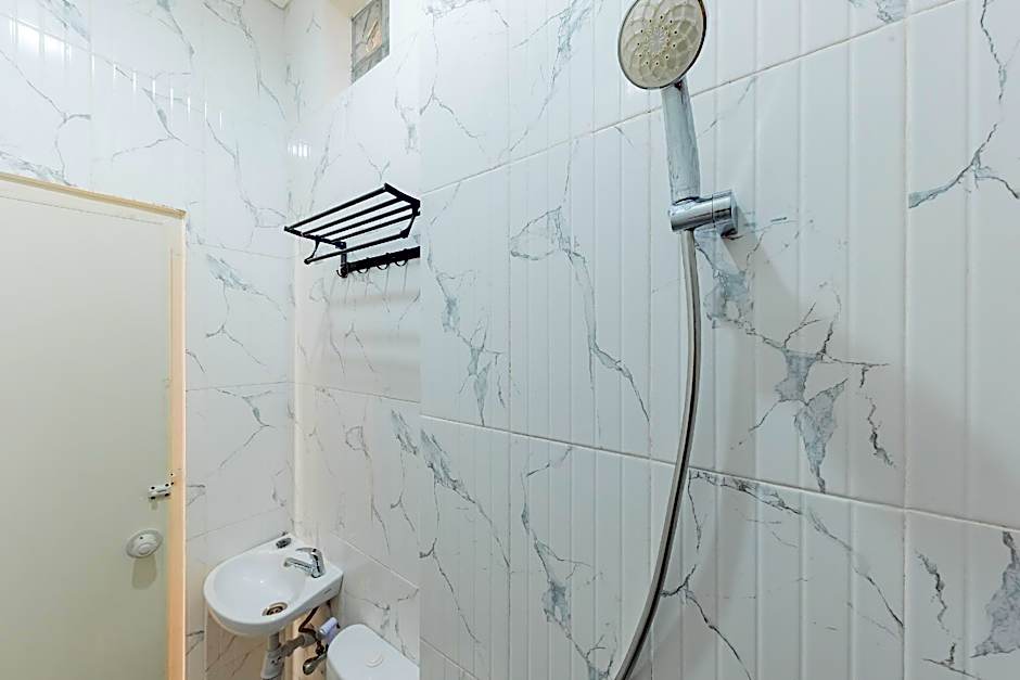 RedDoorz near CSB Mall Cirebon