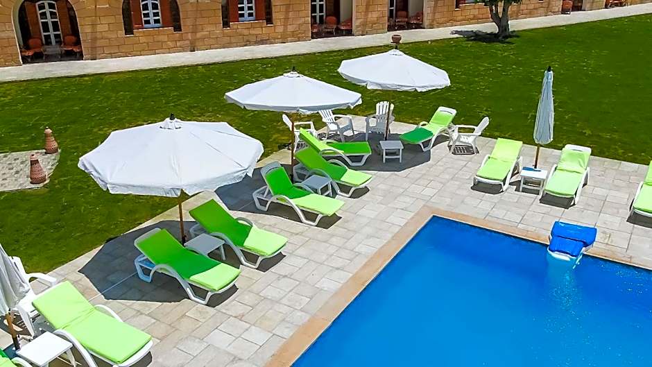 Golden Lake Marina Hotel