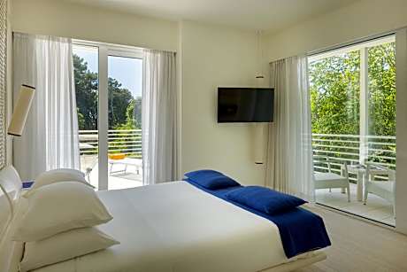 Suite Pool