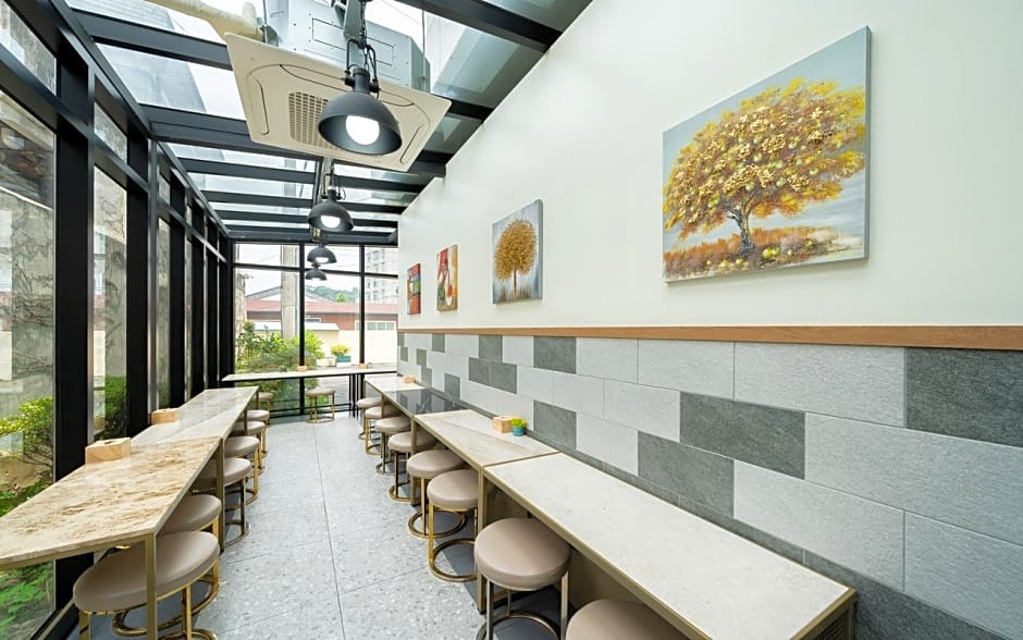 Hound Hotel Suncheon station