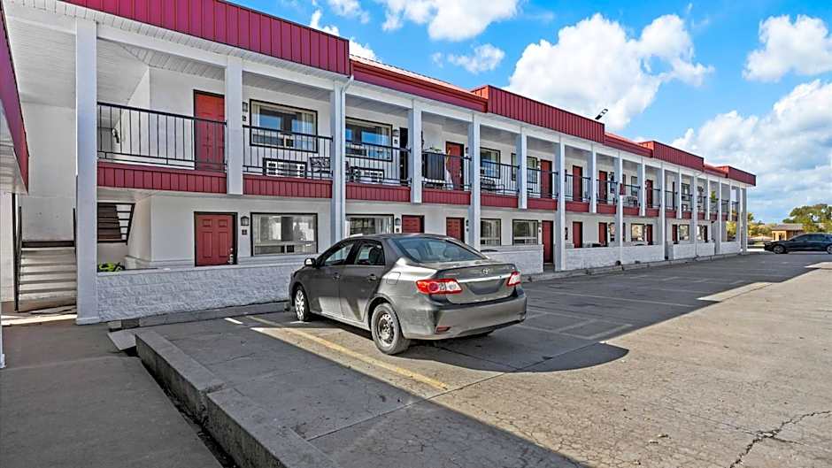 Red Arrow Inn & Suites, a Travelodge by Wyndham