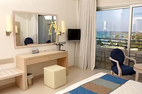 Double or Twin Room with Sea View