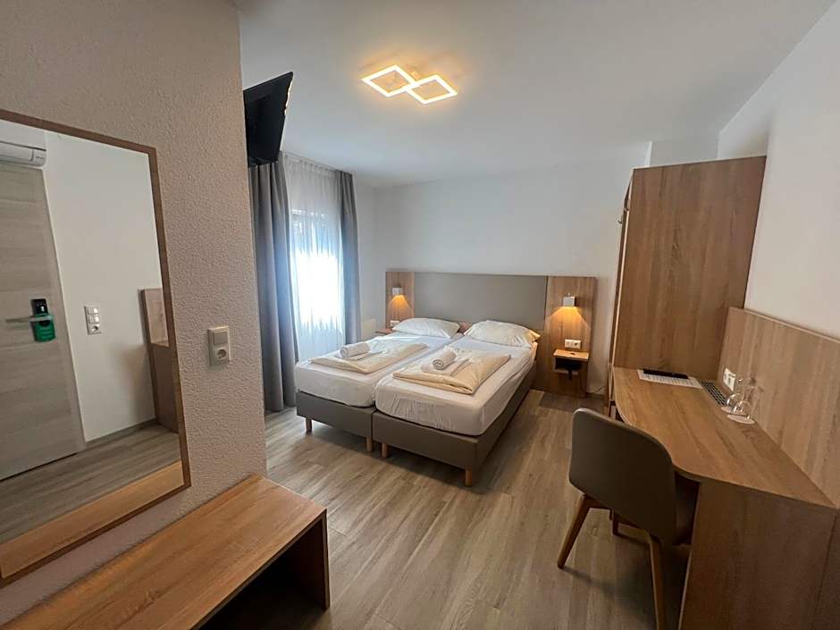 Photo 1 of 8 of Double Room