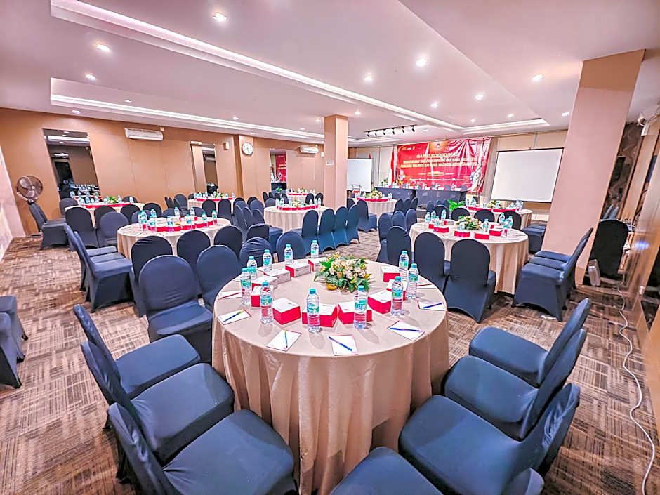 Viva Hotel Kediri Azana Hotels Collection