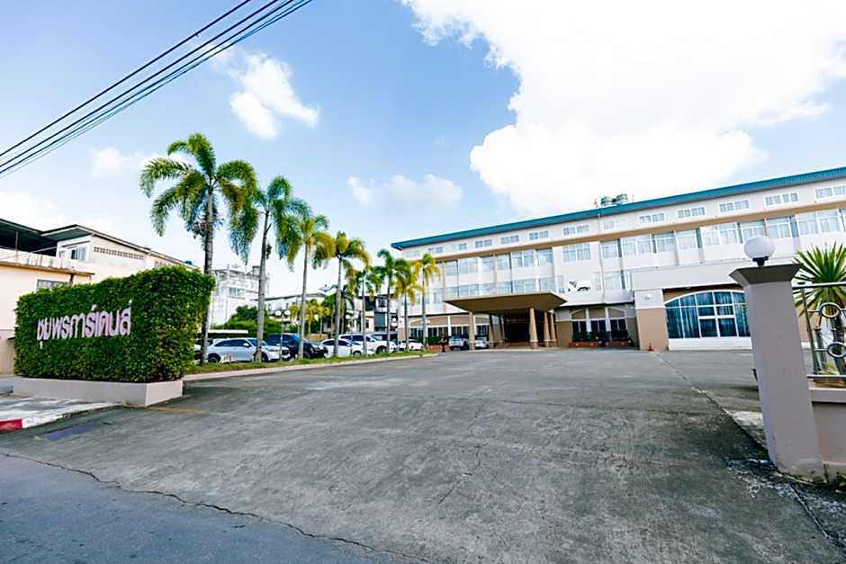 Chumphon Gardens Hotel