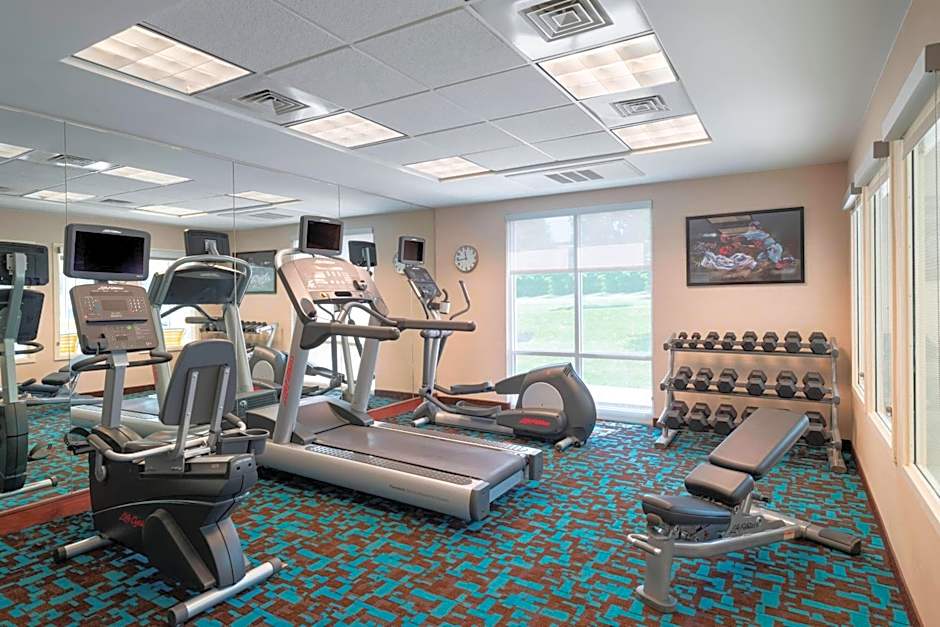 Fairfield Inn & Suites by Marriott State College