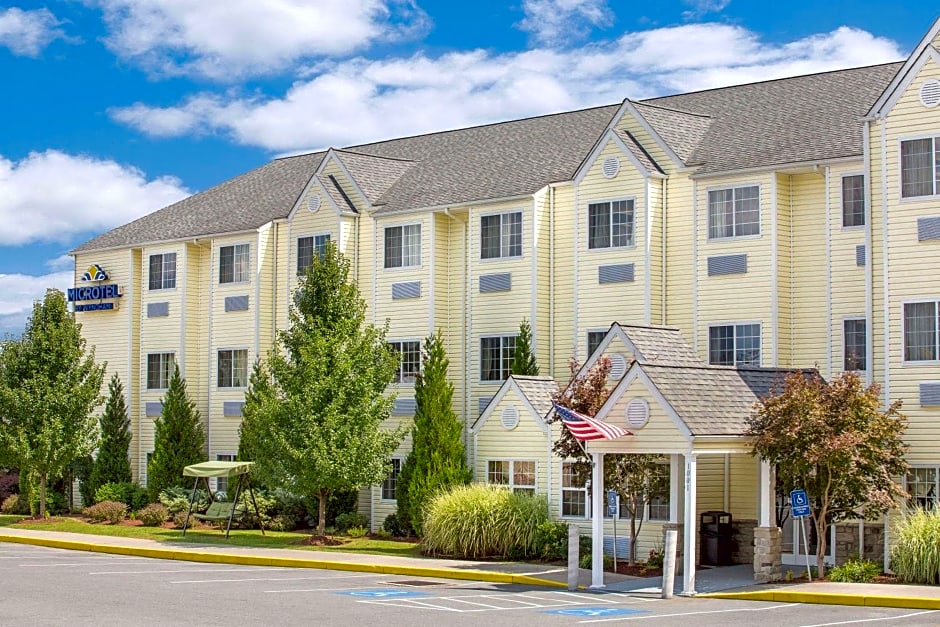 Microtel Inn & Suites By Wyndham Beckley East