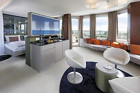 ZELLER Suite with Spa Bath
