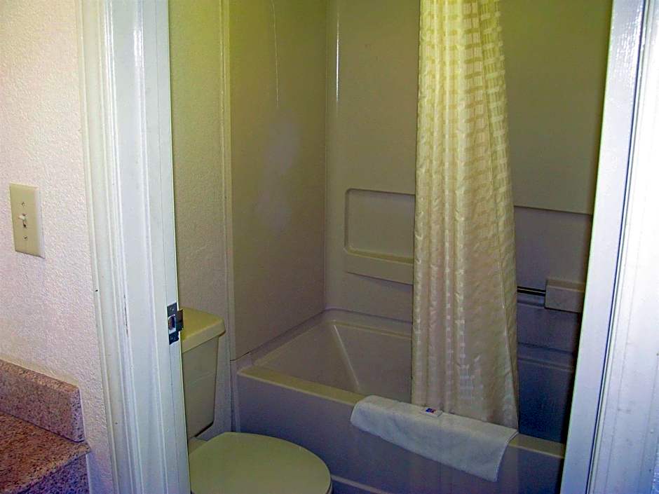 Motel 6-Dayton, OH - Englewood