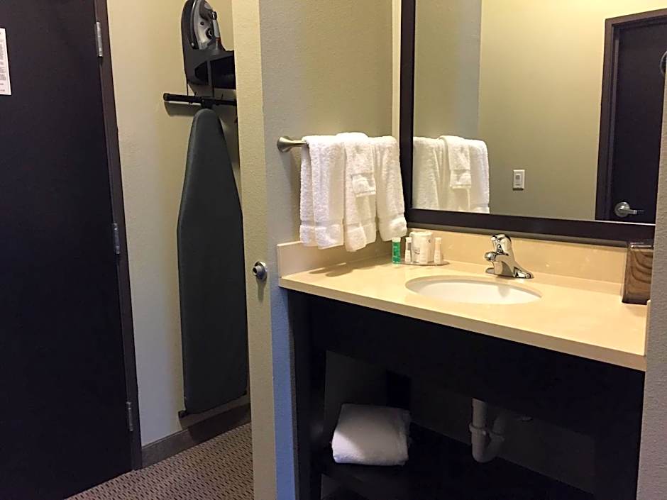 Baymont by Wyndham College Station