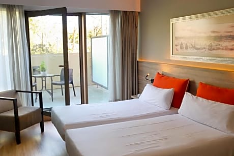 Superior Twin Room with Terrace