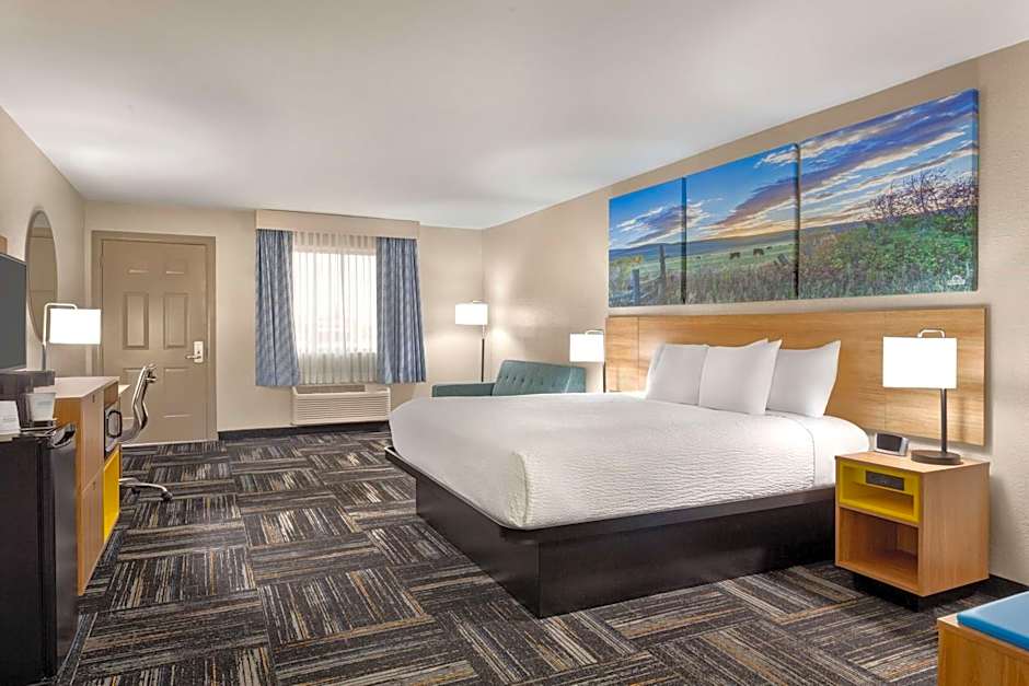 Days Inn by Wyndham Paris