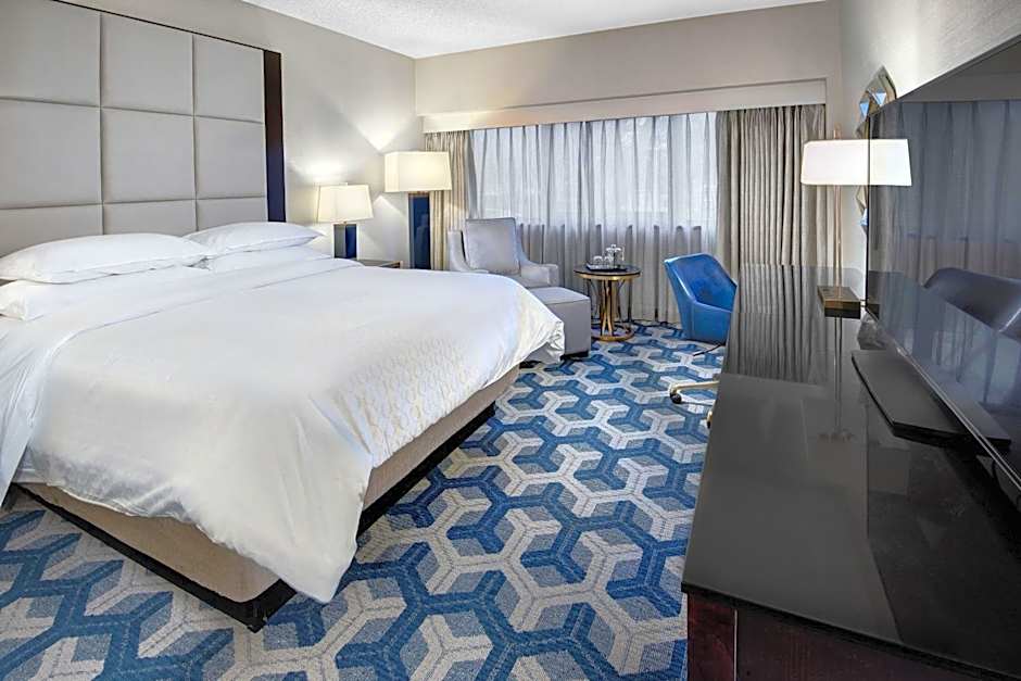 Sheraton Eatontown Hotel