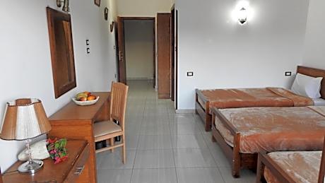 Triple Room with Garden View