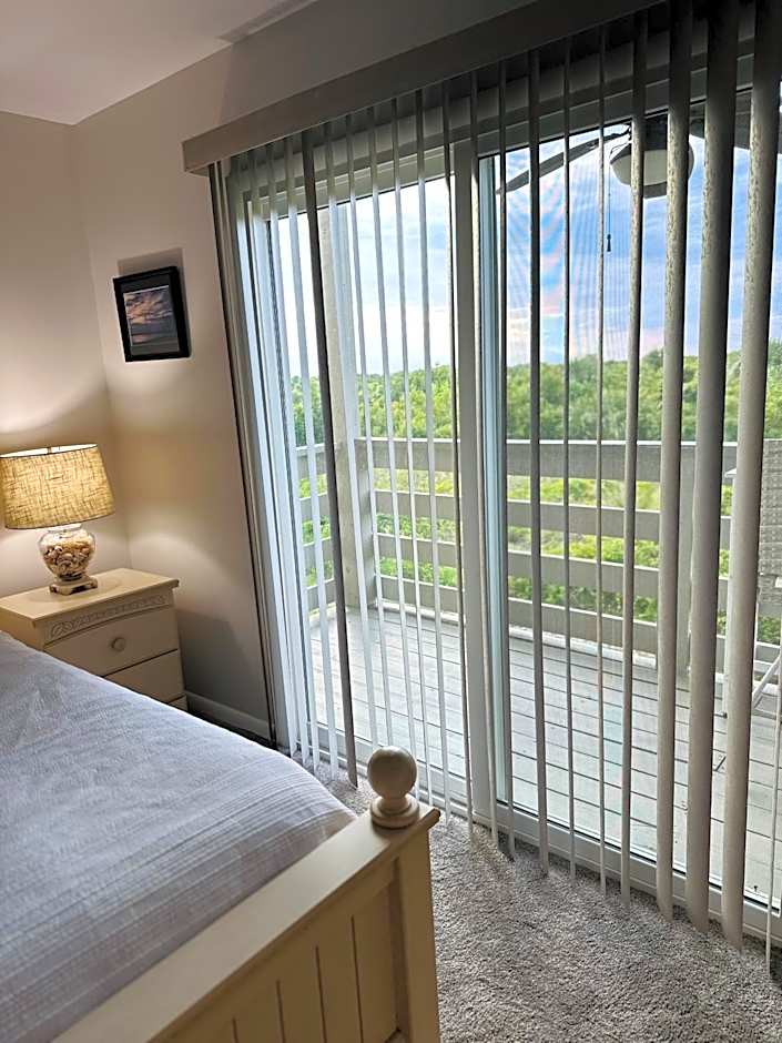 Condo at Happy Hour Tybee