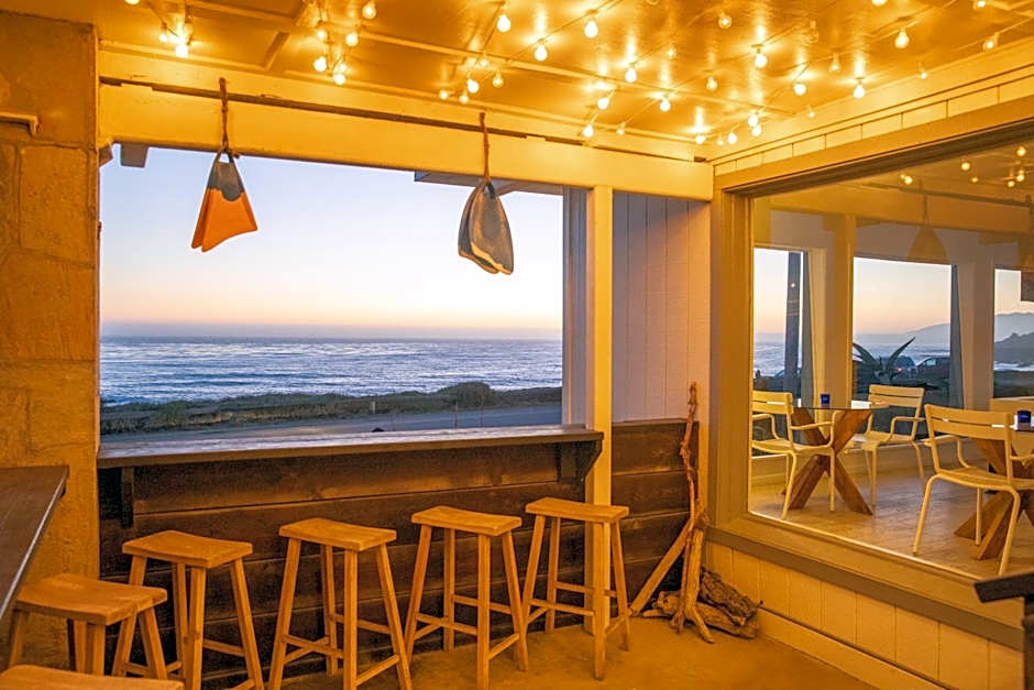 Cambria Beach Lodge