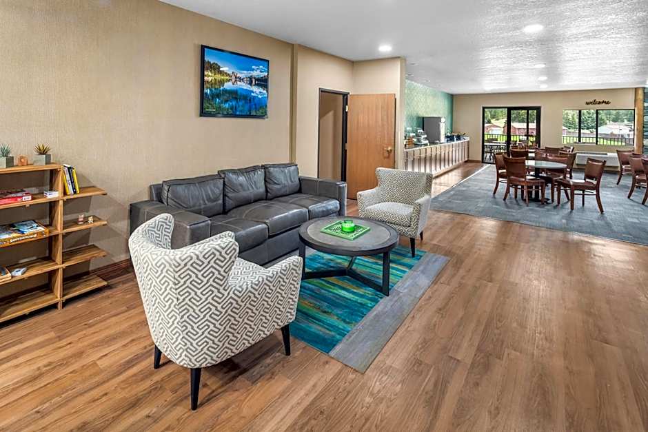 EverSpring Inn & Suites