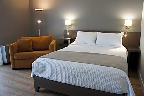 Business Room, Queen-size bed, single sofa-bed